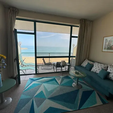 Seaview - 10 Meters To The アパート ヴァルナ